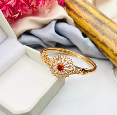 ✨ New Arrival – Elegant Gold-Plated Zircon Handcuff ✨